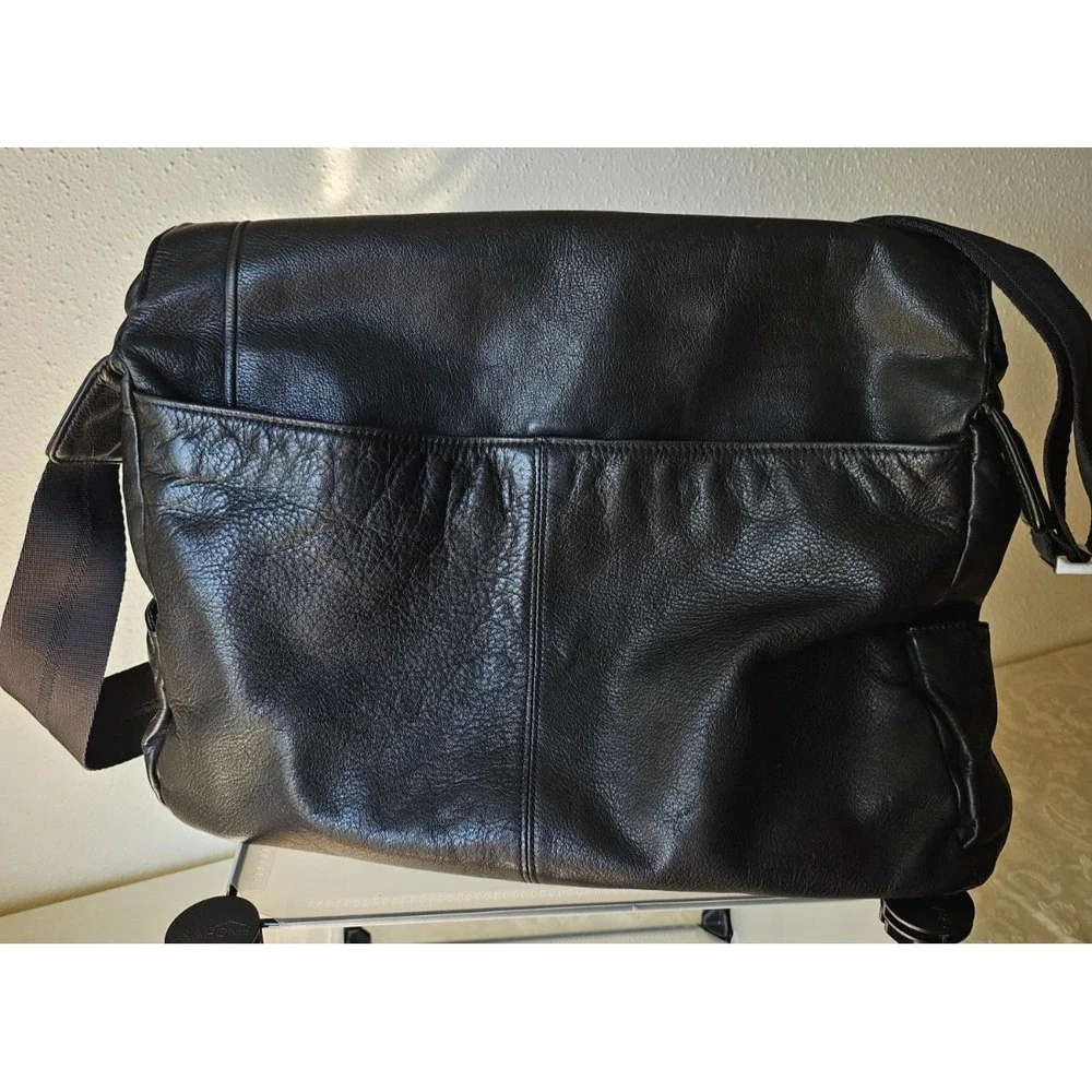 Tumi Leather Cross Bag Messenger Laptop Bag in Black